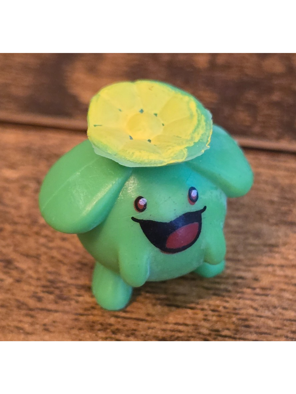 Vintage Tomy Pokémon Skiploom mini figure 1"